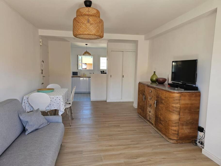 Tres Bel Appartement Vue Mer Six-Fours-les-Plages Buitenkant foto