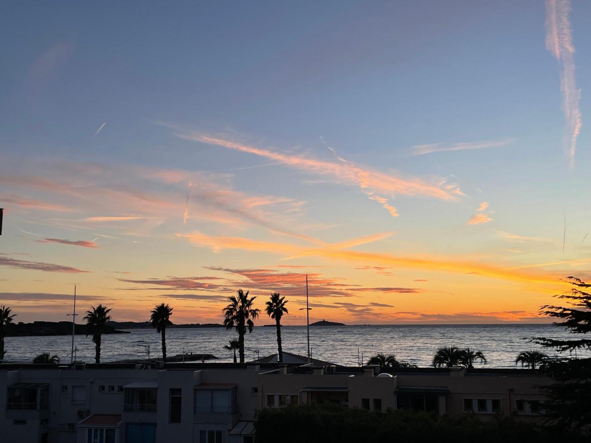 Tres Bel Appartement Vue Mer Six-Fours-les-Plages Buitenkant foto